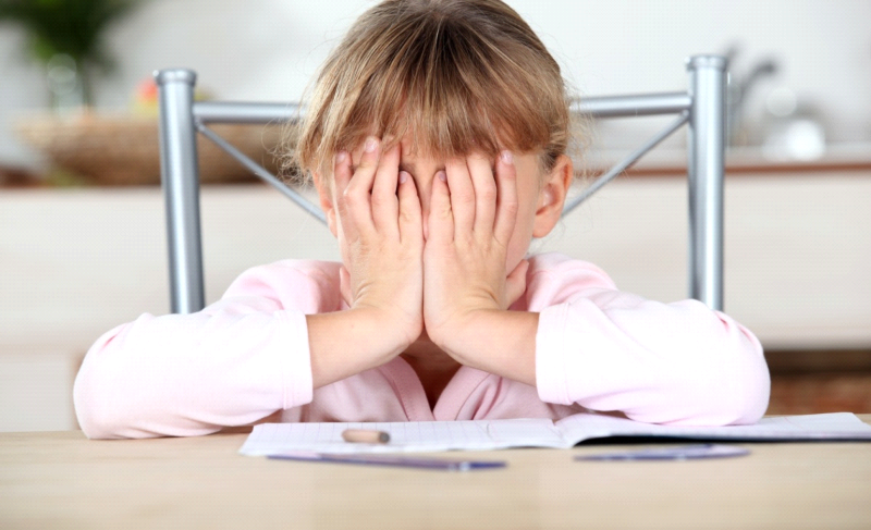 Что мешает ребёнку легко общаться со сверстниками