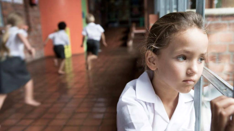 Что мешает ребёнку легко общаться со сверстниками